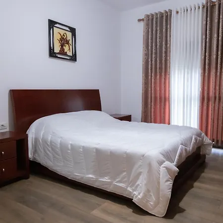 Grand Family -free Parking- Apartment Tirana